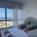 Colina Con Vistas Al Mar *