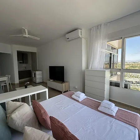 Colina Con Vistas Al Mar * Torremolinos