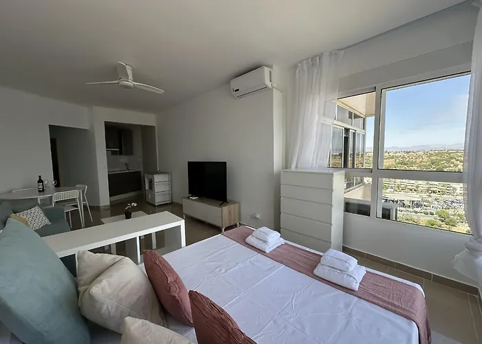 Colina Con Vistas Al Mar * Торремолинос