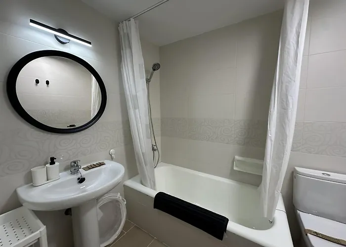 Colina Con Vistas Al Mar Торремолинос